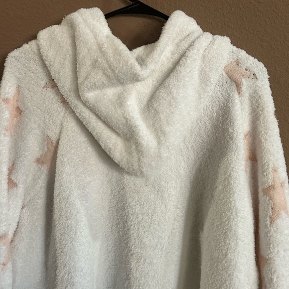 POL White and Pink Star Cowl Neck Sweater with matching pants. - Picture 6 of 12